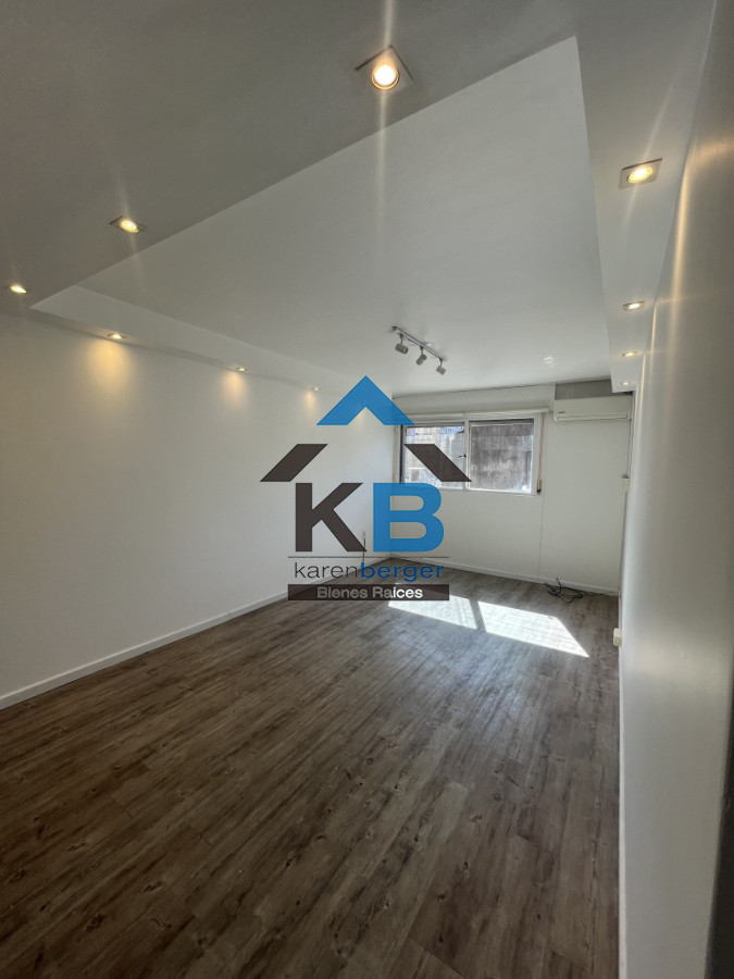 Exclusivo Alquiler: Amplio Apartamento de Tres Dormitorio