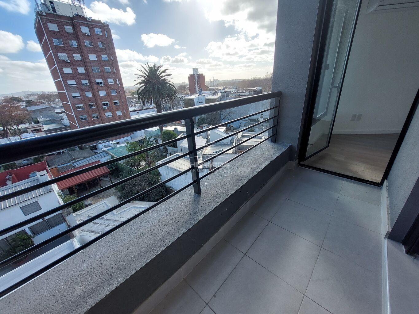 Av Garibaldi y Bv Artigas. Estrena con vista despejada