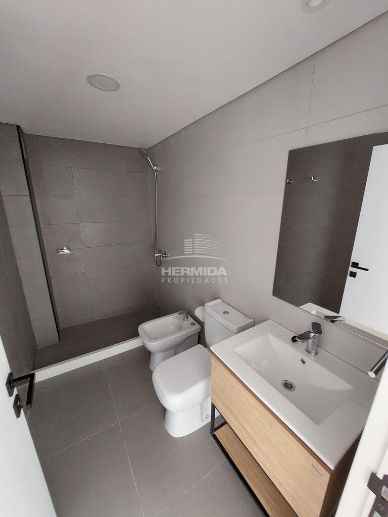 AMPLIO apartamento 1 dormitorio con hermosa terraza · Foto 10