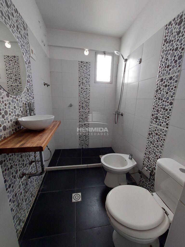 Alquiler apartamento muy amplio Colonia y German Barbato · Foto 10