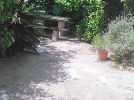 Terreno Con Casa A Reciclar