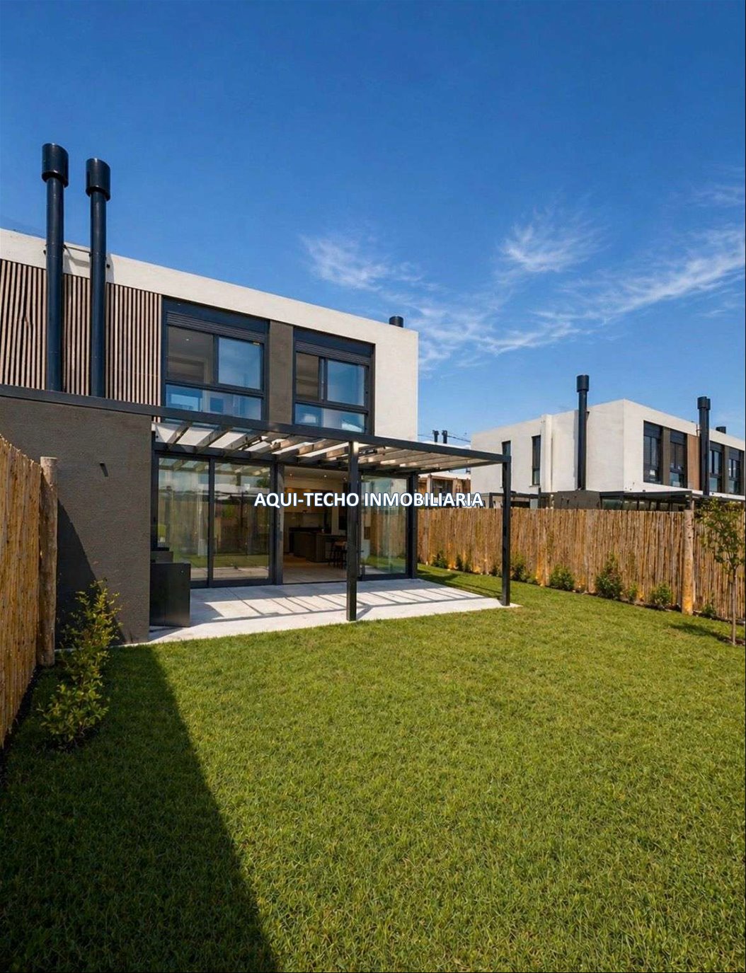 Venta y o Alquiler espectacular casa con diseño , 3 dormitorios y 3 baños · Foto 2