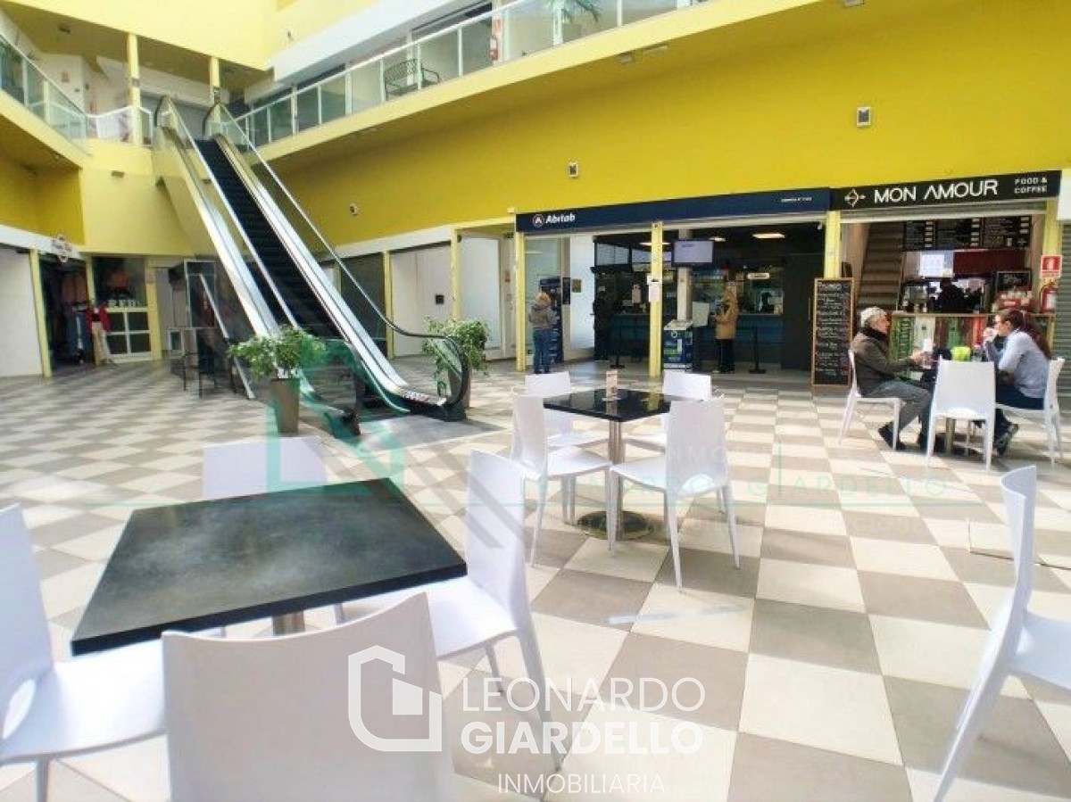 Montevideo - Locales comerciales en Paseo de compras REUS · Foto 3