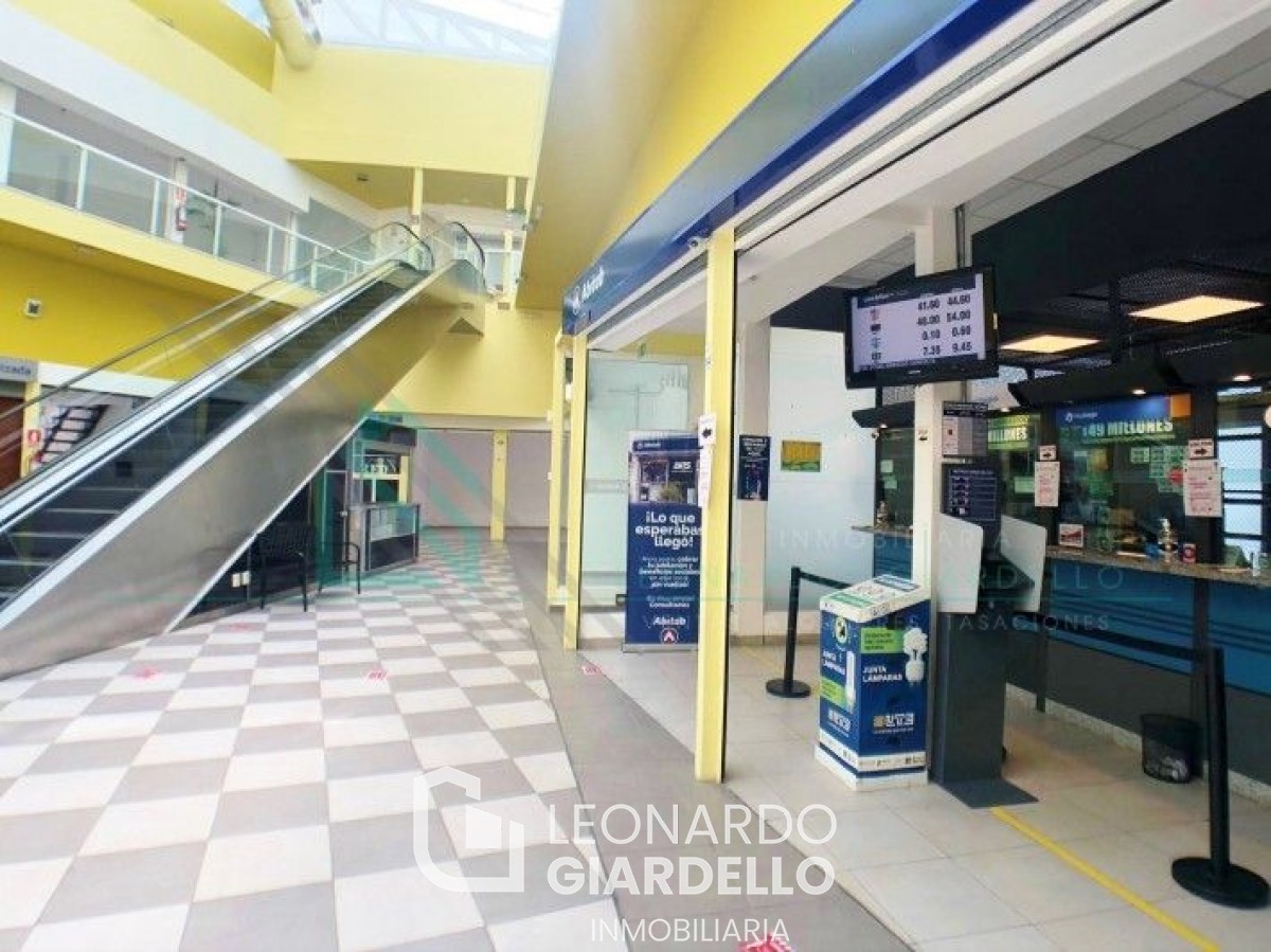 Montevideo - Locales comerciales en Paseo de compras REUS · Foto 6