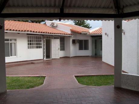 Casa Amplia Zona Las Palmas