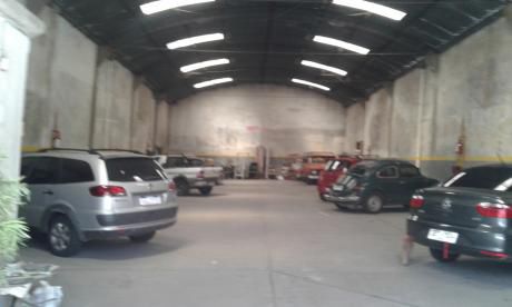 Excepcional Local - Parking En Ciudad Vieja