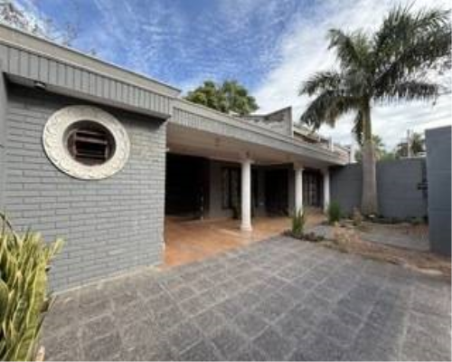 En venta amplia residencia zona UCA — foto 3