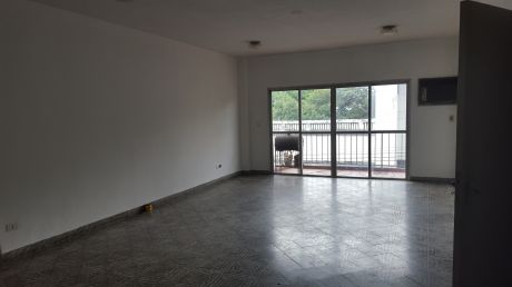 Edificio Con Casa Incluida Zona Centro. (90)