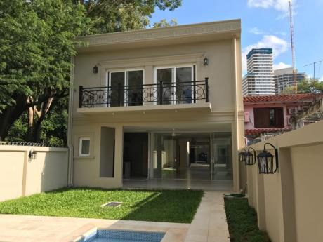 Alquilo Hermosa Casa Tipo Minimalista En Ycua Sati