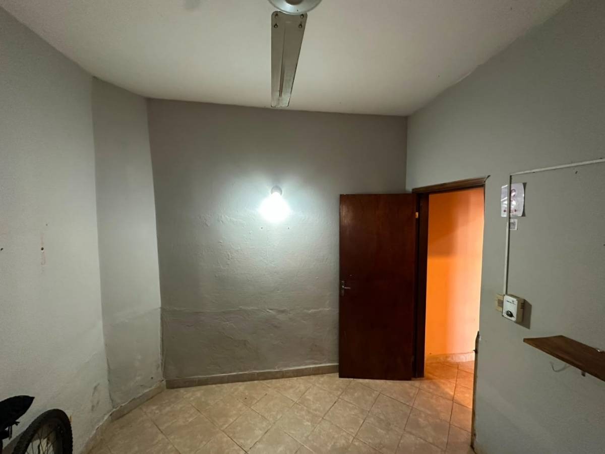 EN VENTA RESIDENCIA EN DOS PLANTAS BARRIO AMERICA - LUQUE — foto 3