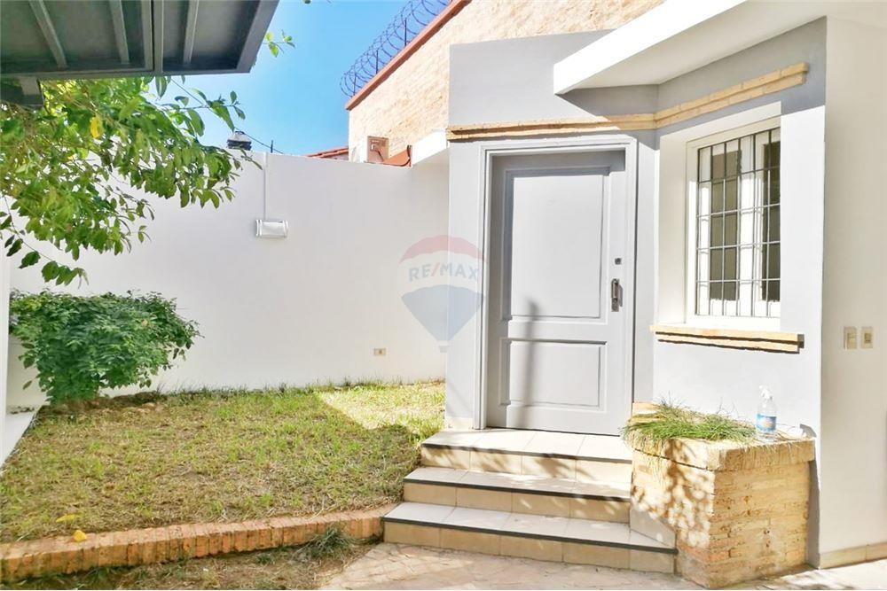 Vendo dos casas en un mismo terreno en barrio Jara — foto 2