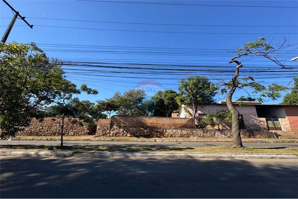 Alquilo salon comercial sobre avenida Artigas — foto 3