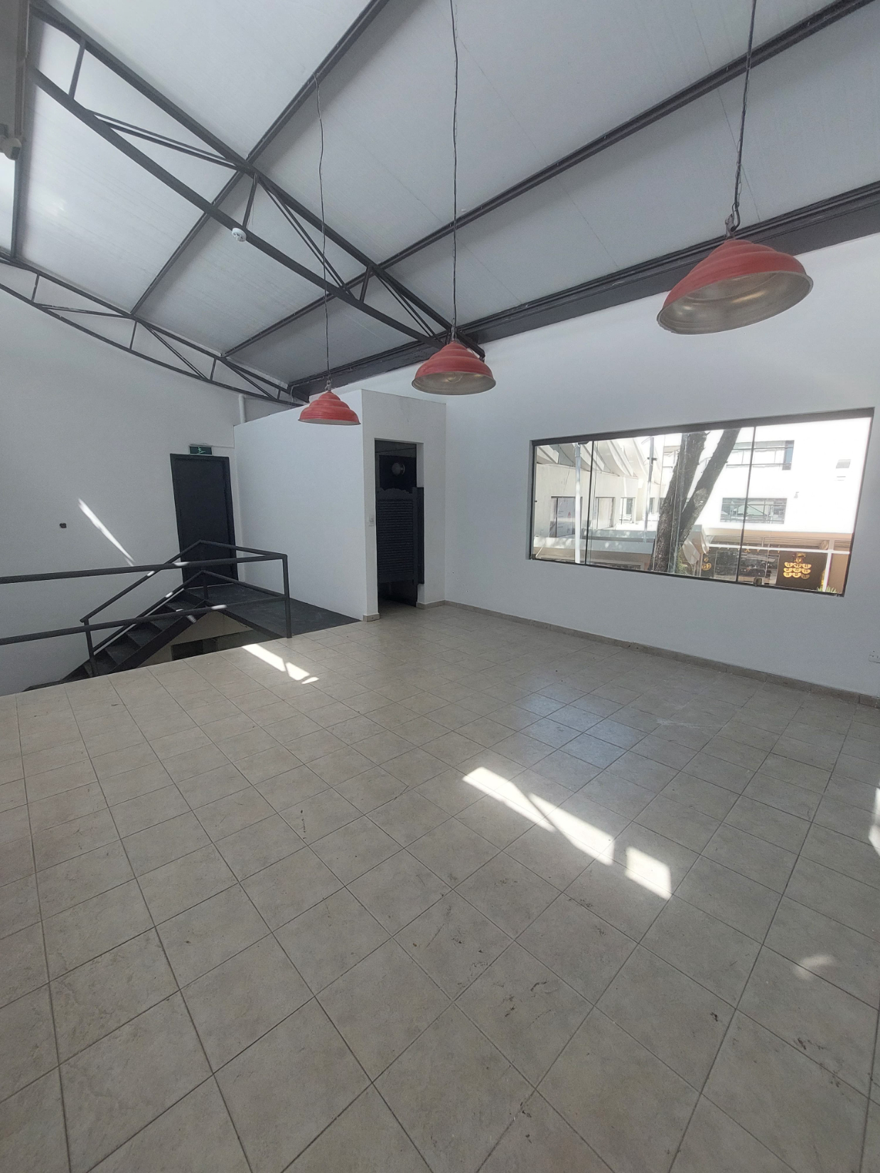 ALQUILO SALON EN VILLAMORRA — foto 2