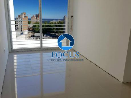 Venta Apartamento 2 Dormitorios, 2 Baños Y Vista Al Mar!