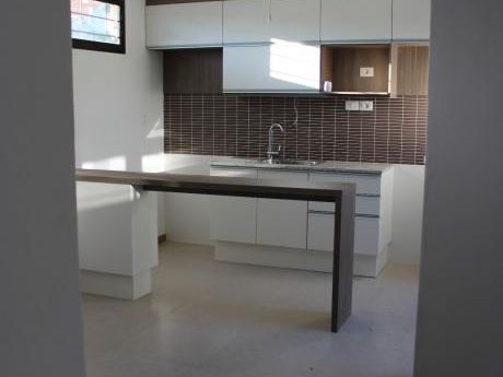 Venta De Casa De 3 Dormitorios En Brazo Oriental