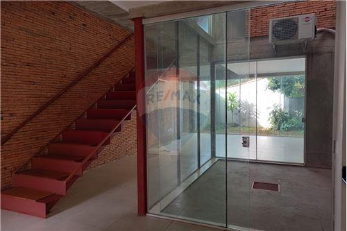 Alquilo Dúplex sobre avda Venezuela — foto 3