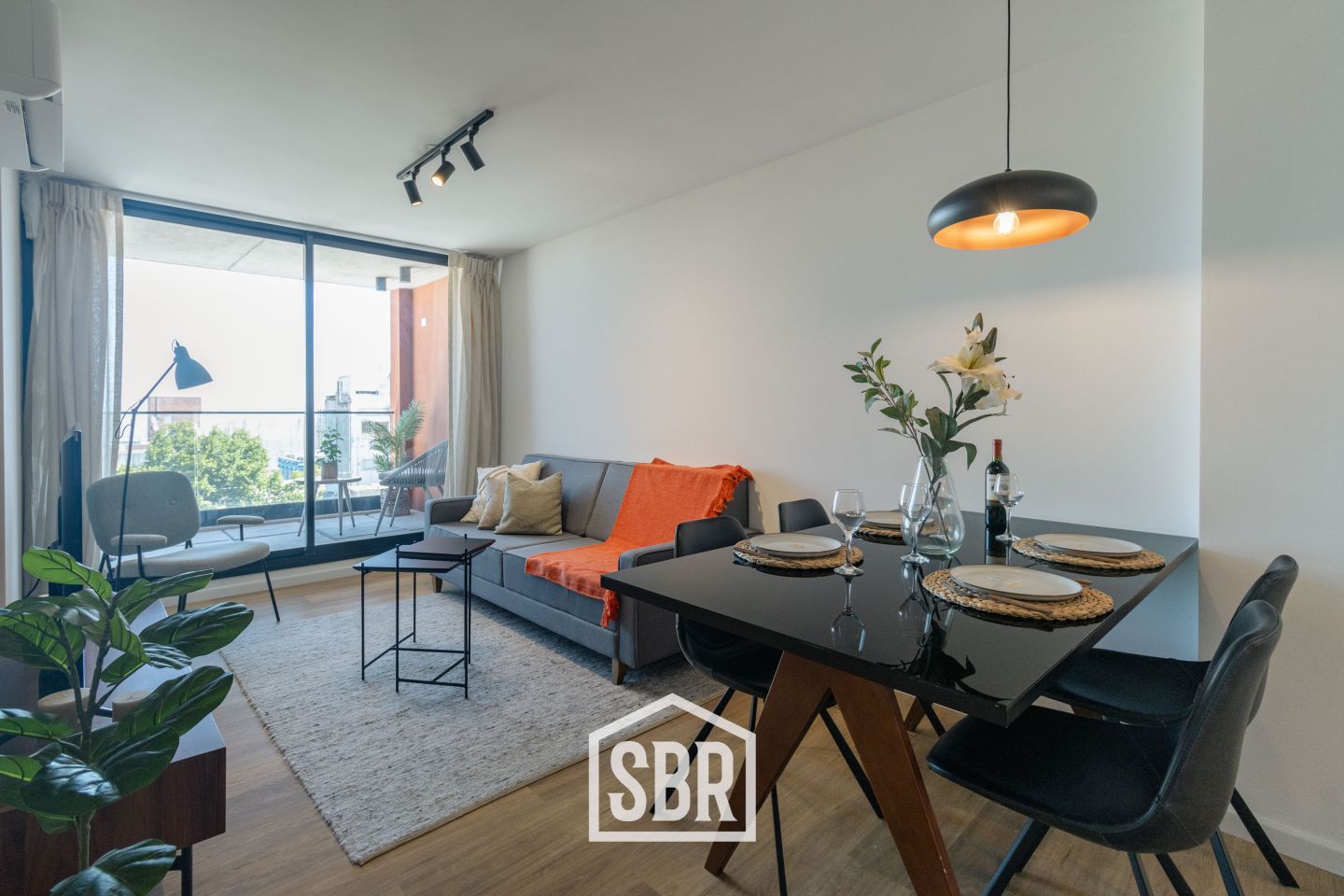 Venta Apartamento 2 Dormitorios Con Terraza En El Centro