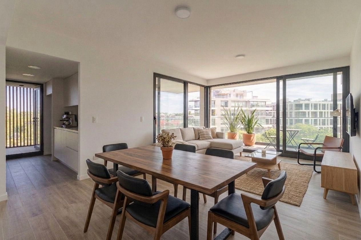 Alquiler apartamento 2 dormitorios con terraza, parrillero y garage en Barrio Parques
