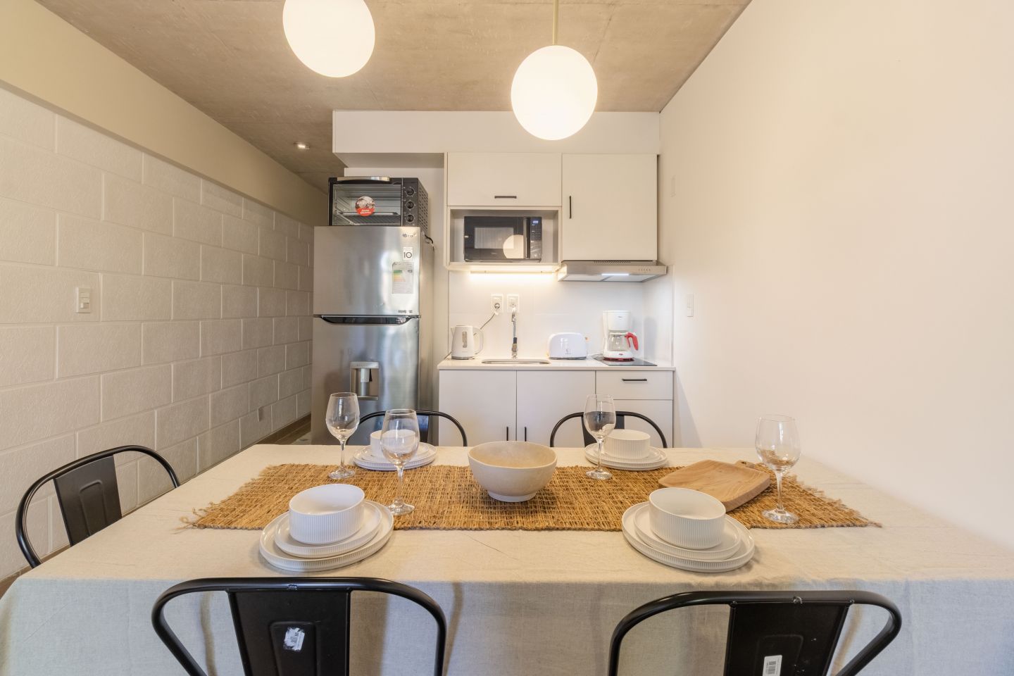 Alquiler monoambiente amoblado con patio en Pocitos · Foto 10