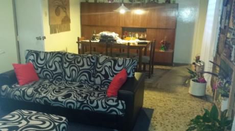 Buena Casa Con Apartamento!