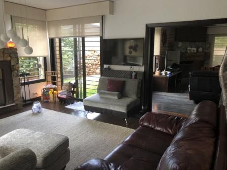 Casa En Venta 4 Dormitorios