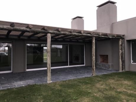 Casa En Venta 3 Dormitorios