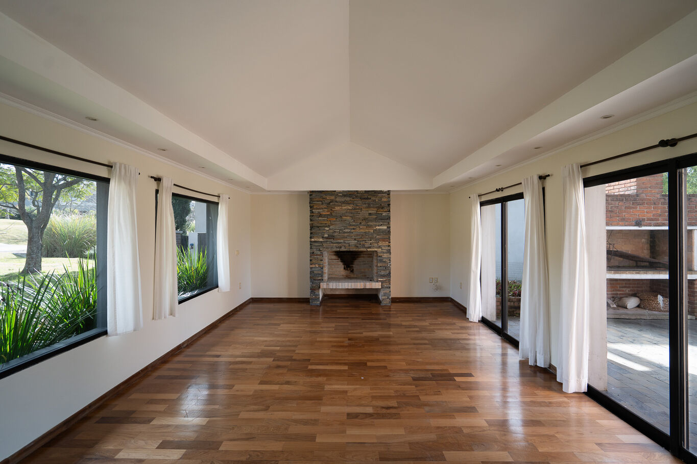Alquiler casa en Barrio Privado