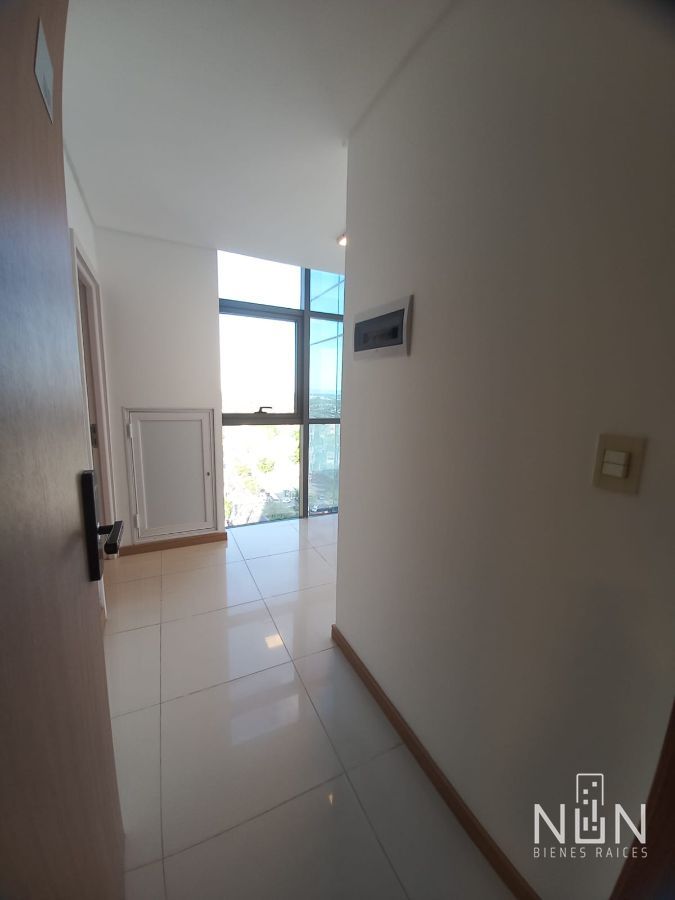 Oficina en alquiler c/ cochera en Avenida Aviadores del Chaco — foto 3