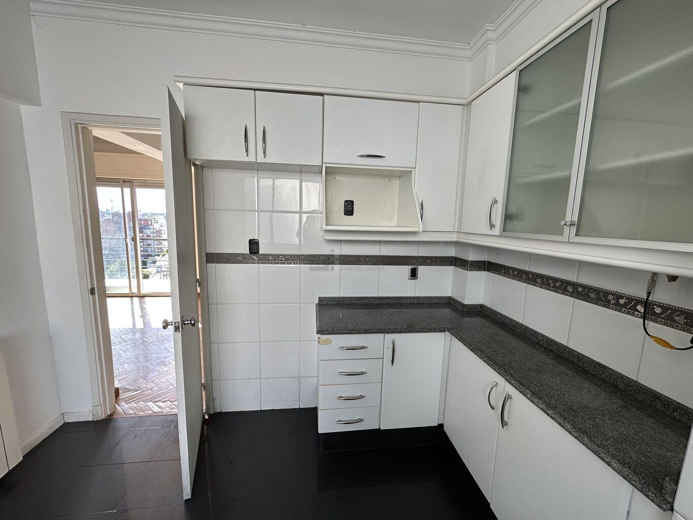 Alquiler apartamento de estilo 2 dormitorios 2 baños garaje Pocitos · Foto 10