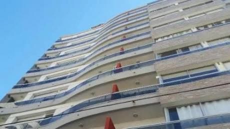 Apartamento En Venta 2 Dormitorios En Pocitos Con Garaje.