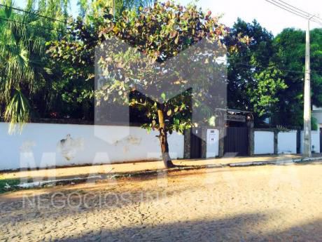 Vendo Predio En Fernando De La Mora Zona Norte, A Pasos De La Municipalidad