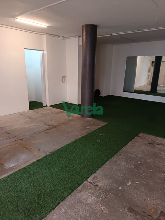 Local comercial en alquiler Requena y Colonia Cordon · Photo 2