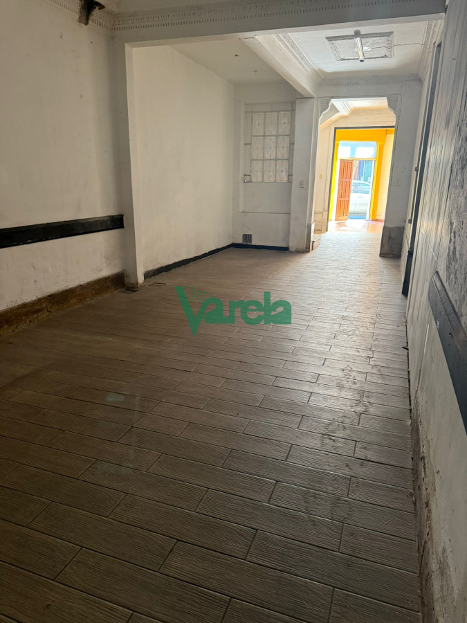Venta Casa Padron Unico Cochera 3 autos 5 Dormitorios La Comercial Con Renta