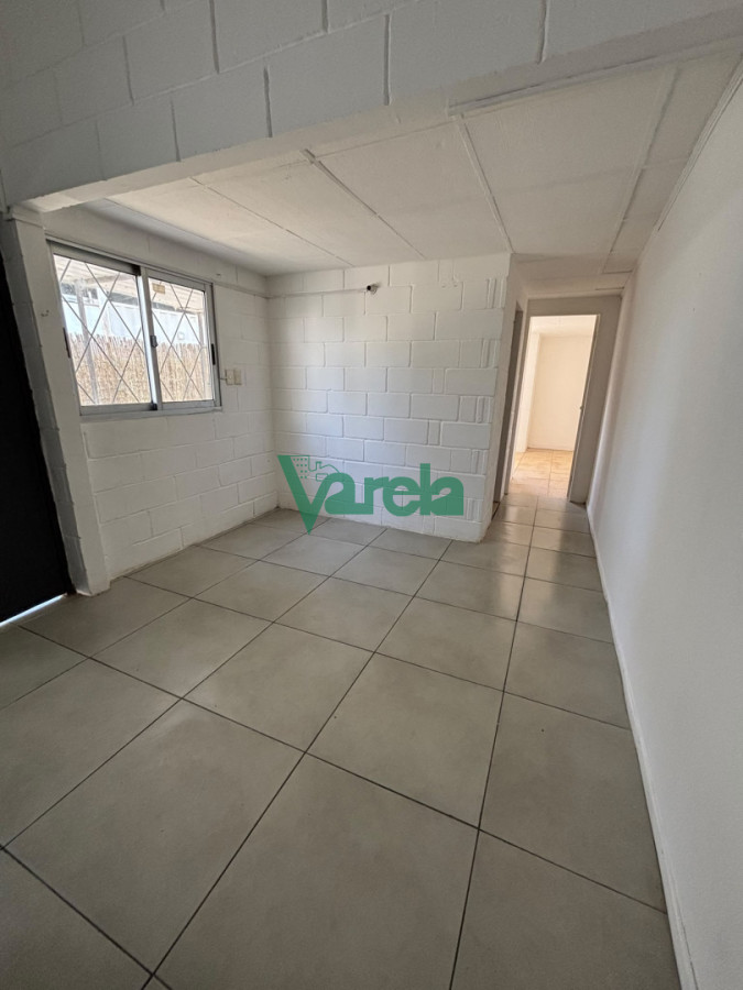 1 dormitorio parque y cochera techada para 2 autos · Foto 4