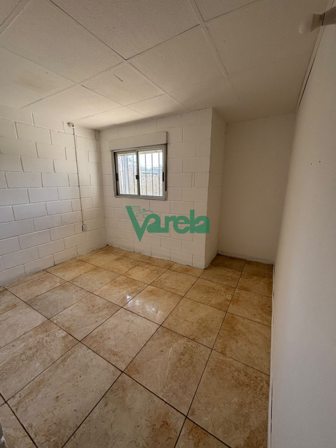 1 dormitorio parque y cochera techada para 2 autos · Foto 8