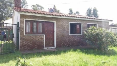 Excelente Chalet De Ladrillos Apto Para Prestamo!!