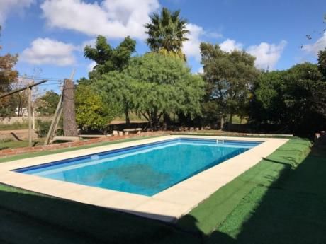 Buen Chalet Norte Con Parrillero,y Piscina Y Apartamento De Servicio En 1100 M2