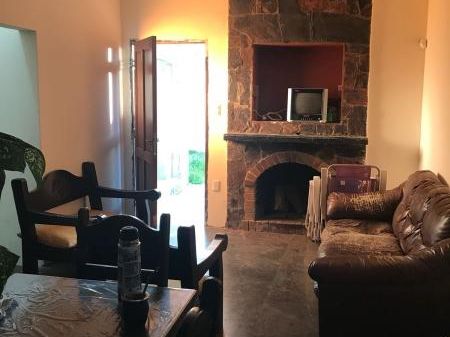 Excelente Construcción, Ideal Vivienda Permanente.-