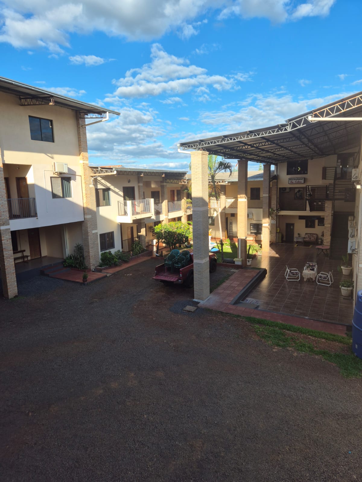 Imponente hotel en venta en Obligado, Itapúa. — foto 2