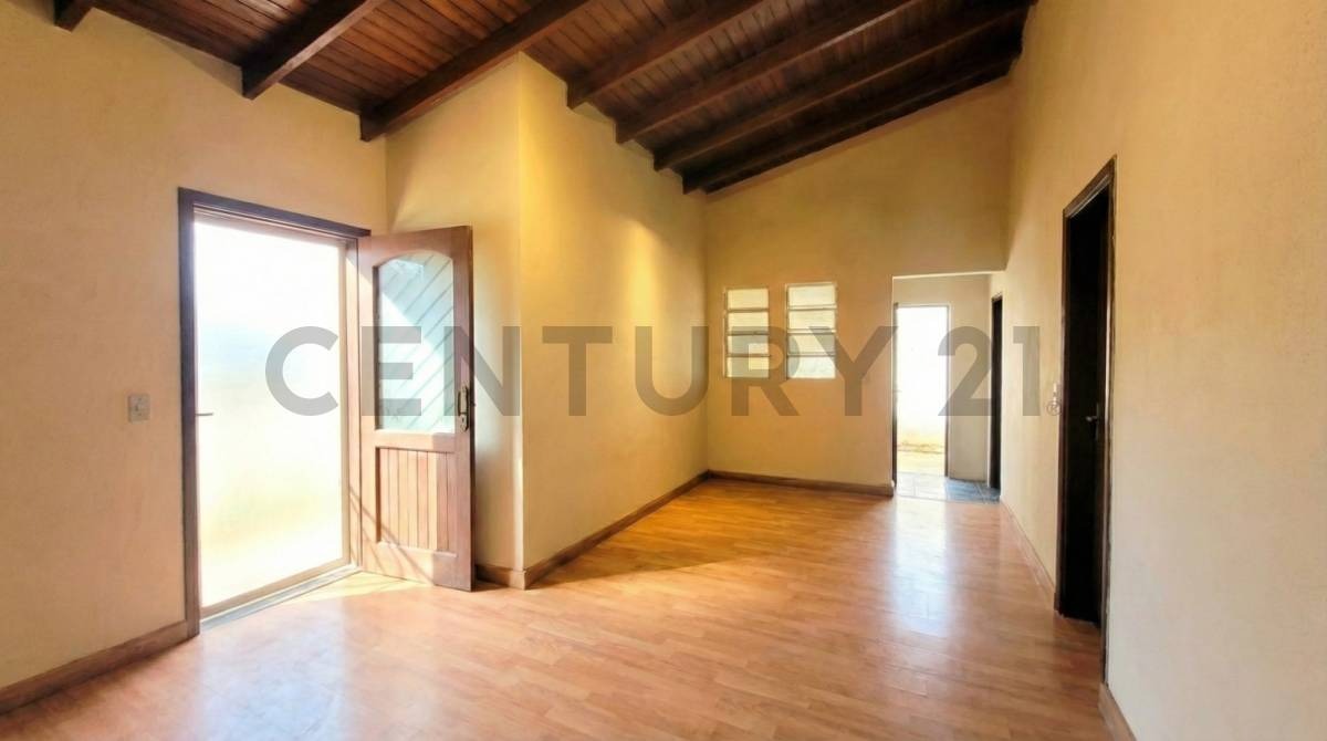 Vendo Casa A Pasos Del Supermercado Los Jardines Luque — foto 2
