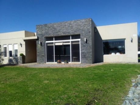 Venta - Real De San Carlos - Moderna Casa
