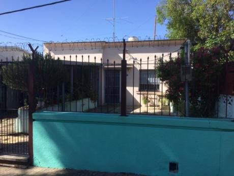 Casa A La Venta En La Teja A 2 Cuadras De C.M.ramirez