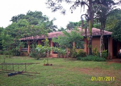 Casa Quinta En Aregua Sobre Asfalto