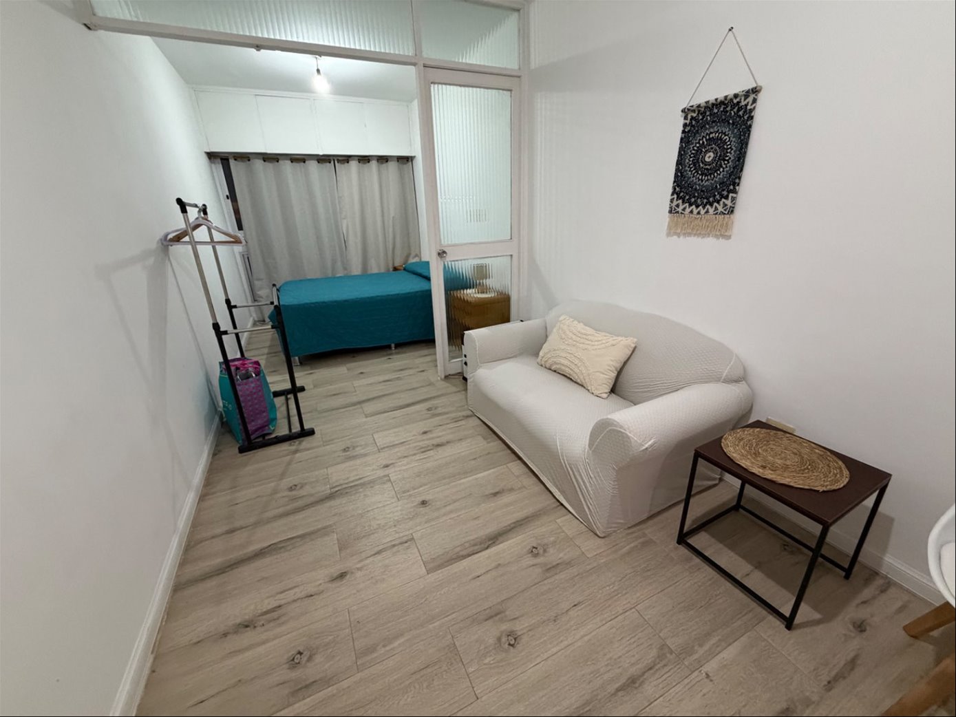 Alquiler de Monoambiente con muebles ubicado en 18 de Julio y Beisso