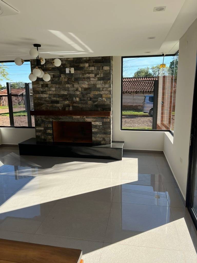 VENTA DE HERMOSA CASA EN ENCARNACION — foto 3