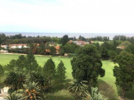Todo Exterior Vista Excelente Hacia Golf