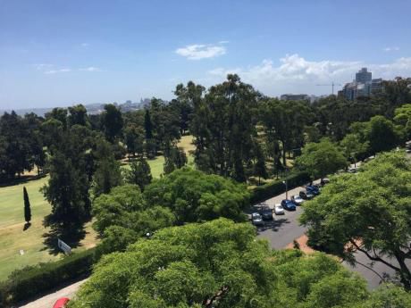 De Categoria Frente Al Golf