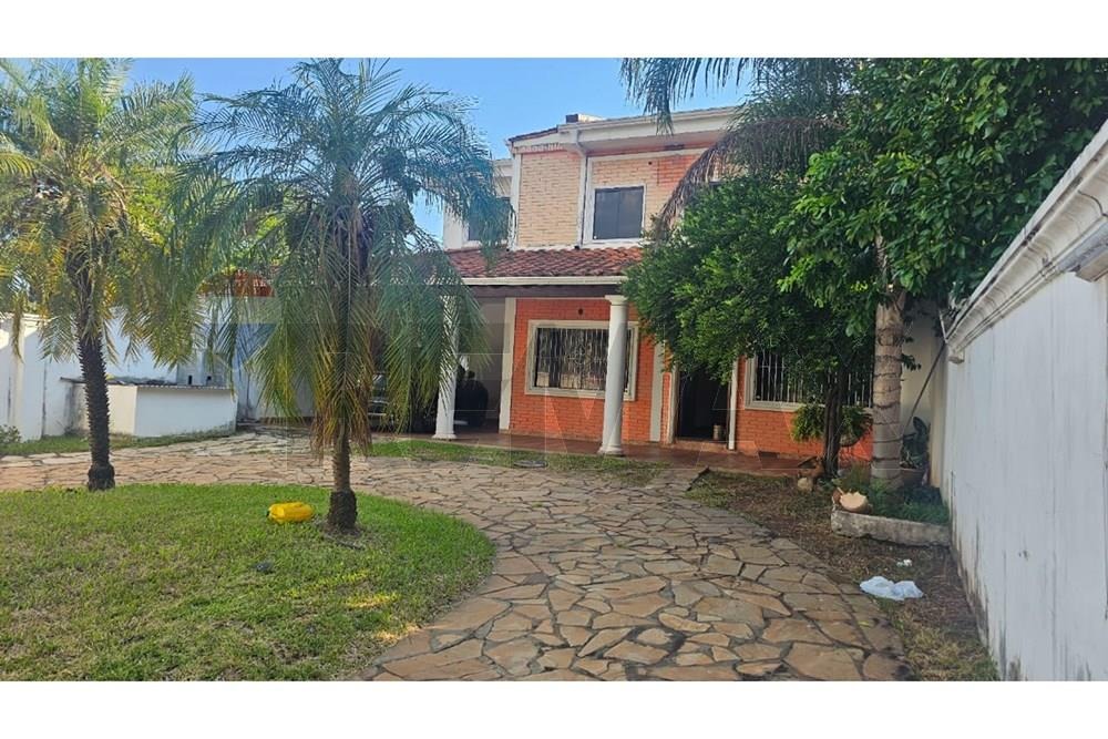 VENDO AMPLIA CASA EN EL BARRIO NAZARETH — foto 2
