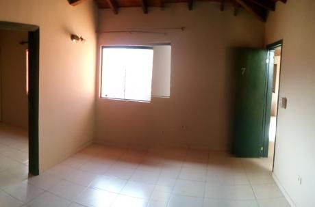 Alquilo Departamento De 1 Dormitorio Amplio A Pasos De Lillo Y Denis Roa.