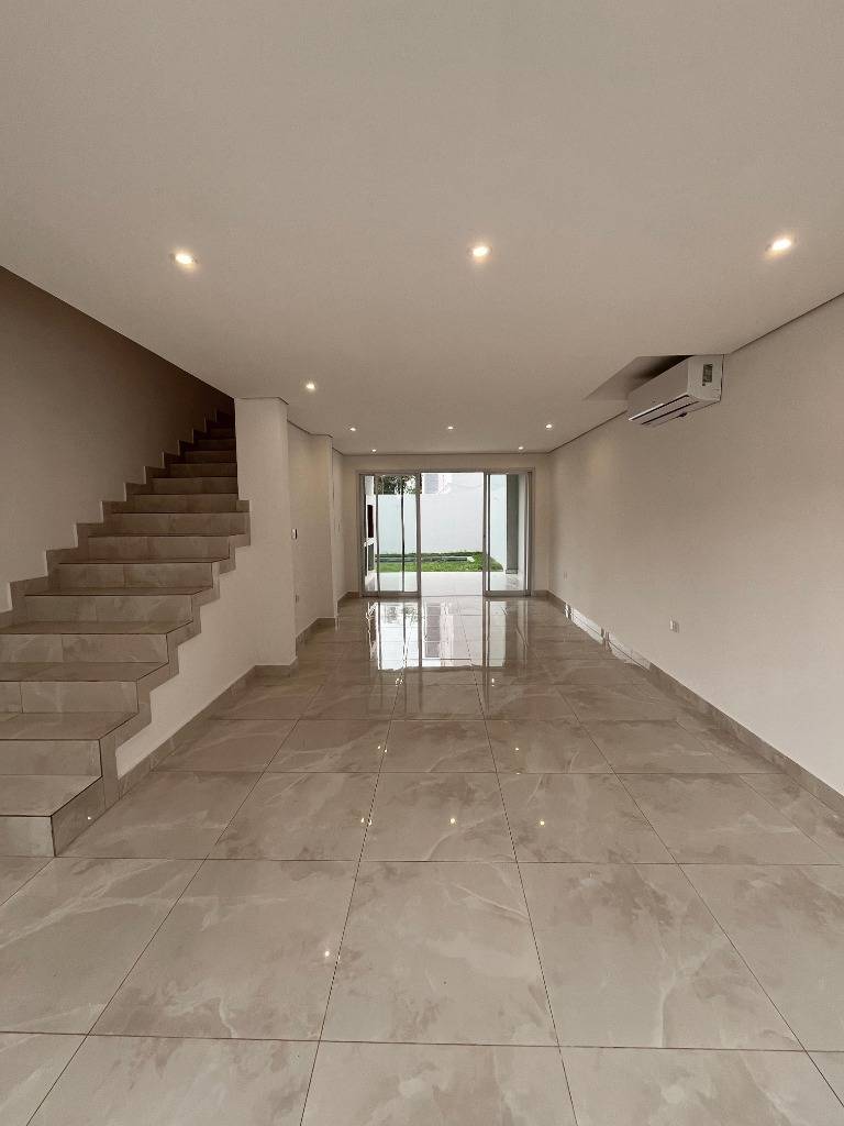 ALQUILO CASA PAREADA EN LUQUE ZONA JARDIN DE ORO — foto 2